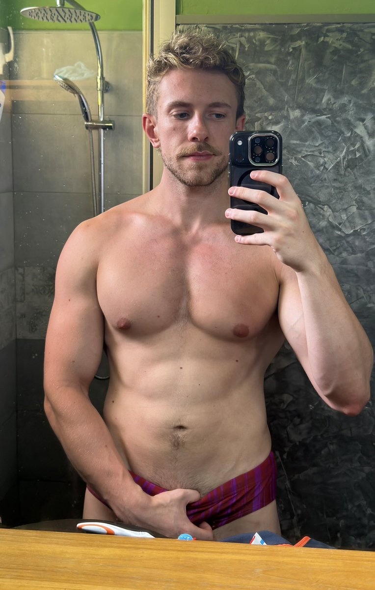 twoboysparadise's tweet photo. Just a man and his pink hole 😈 https://t.co/bU86t8KIDH