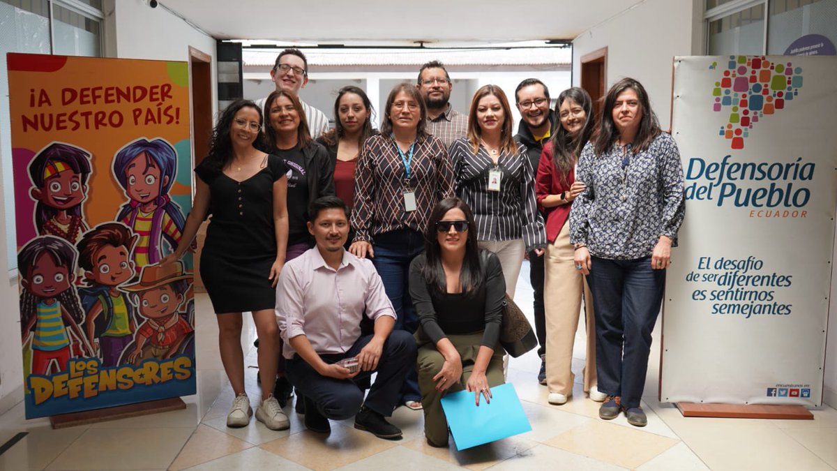DEFENSORIAEC's tweet photo. 📚Un equipo de las Direcciones de Educación en Derechos Humanos, Género, Trabajadores y de la Delegación Provincial de Pichincha de la #DefensoríaDelPueblo participó en el evento de presentación de "Escuela en Movimiento" con el Teatro Foro “Por ser mujer”. https://t.co/RFnt43MvSs