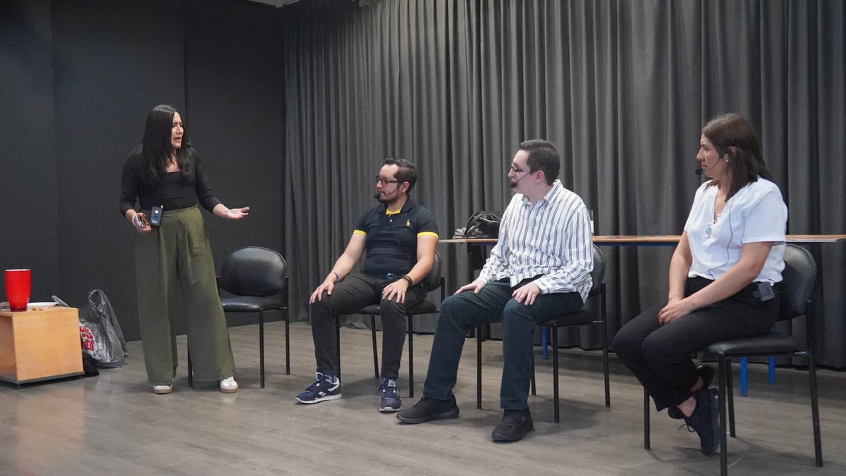 DEFENSORIAEC's tweet photo. 🎭 La obra teatral tiene como objetivo la participación de los/as asistentes y su reflexión sobre relaciones de opresión y desigualdad entre hombres y mujeres. Además, plantea alternativas que generen relaciones igualitarias mediante la exploración y representació de escenarios. https://t.co/r7cYRWFW8k