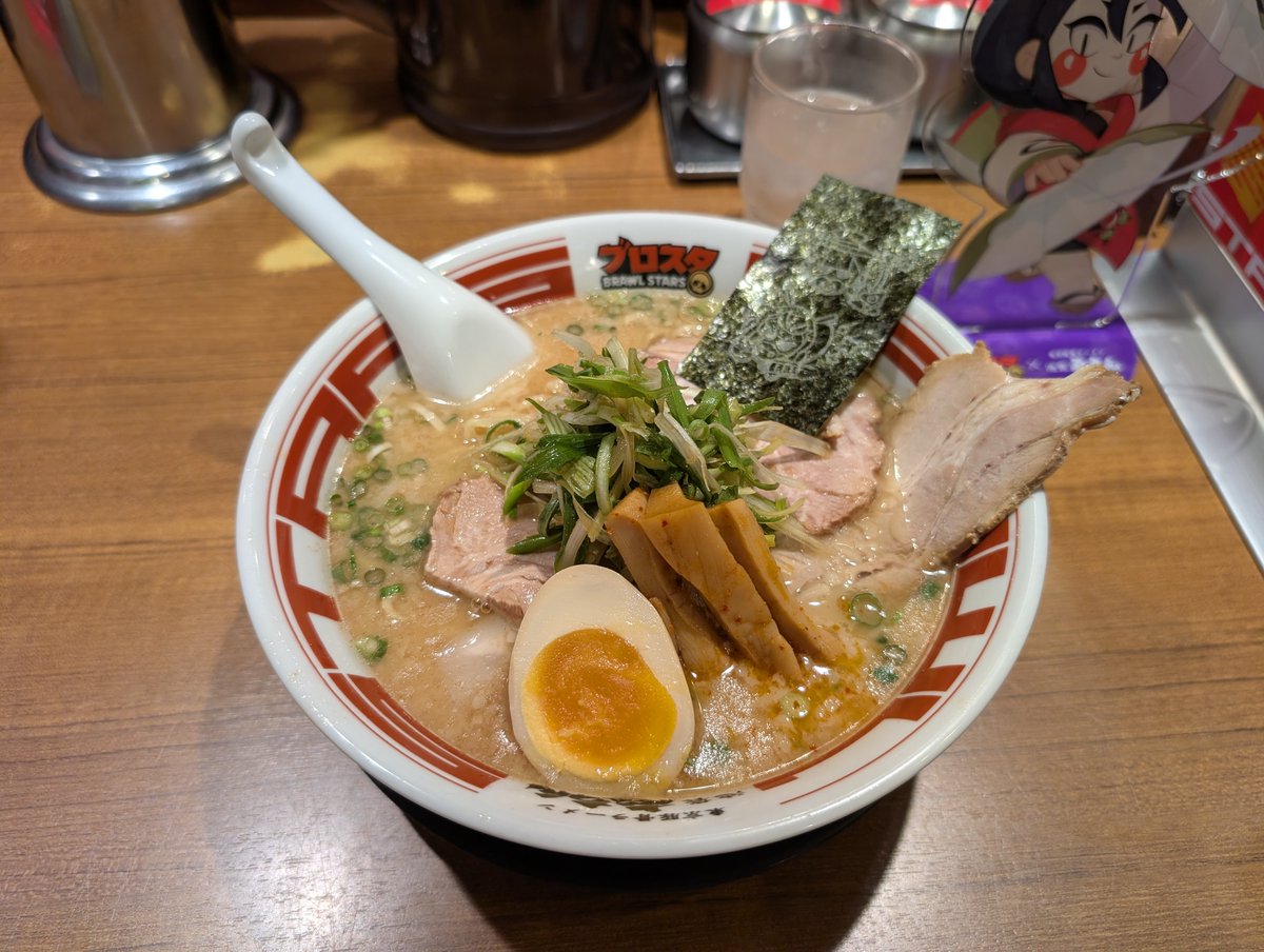 bayan79bayan79's tweet photo. 念願のブロスタラーメン🍜
7:05頃行ってこれだから気を付けて🥵

めちゃくちゃ美味かった！！

#ブロスタ刀の王国
#屯ちん https://t.co/vVpcmztPq3