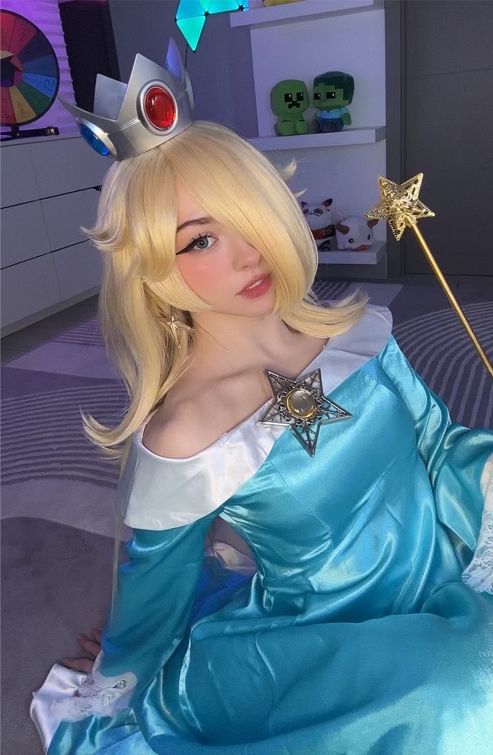Mictia00's tweet photo. Cosplay de Rosalina 💙⭐️ https://t.co/A7tImMkkGT