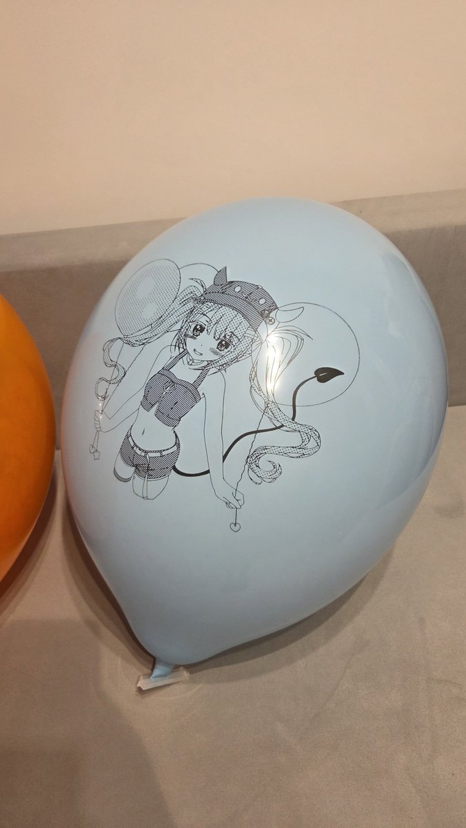 Likky28170's tweet photo. My first time inflating 18-inch balloons, I'm scary to neck them :p https://t.co/kuW0XoPDiY