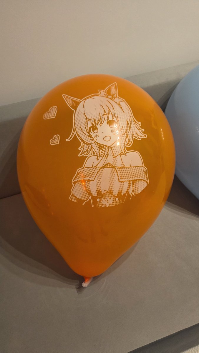 Likky28170's tweet photo. My first time inflating 18-inch balloons, I'm scary to neck them :p https://t.co/kuW0XoPDiY