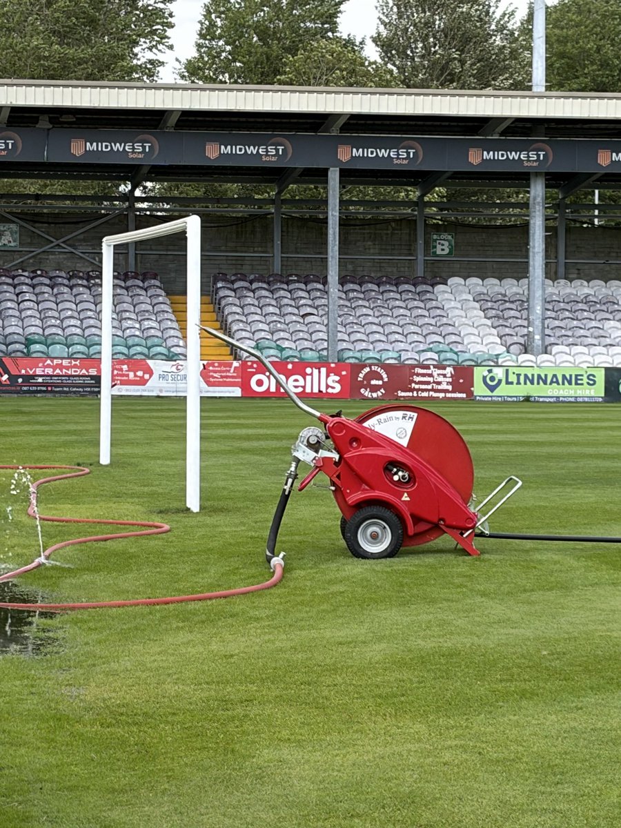 NoelEDPark's tweet photo. Ten weeks into our pitch redevelopment at Eamonn Deacy Park 
with just one week to go to Welcome Galway United F.C. back V Drogheda 
Our surface cut to playing level for first time yesterday ,the new goals are in place  and Allweather warmup/dugout area completed 7 days to KO https://t.co/sMigiAnft0