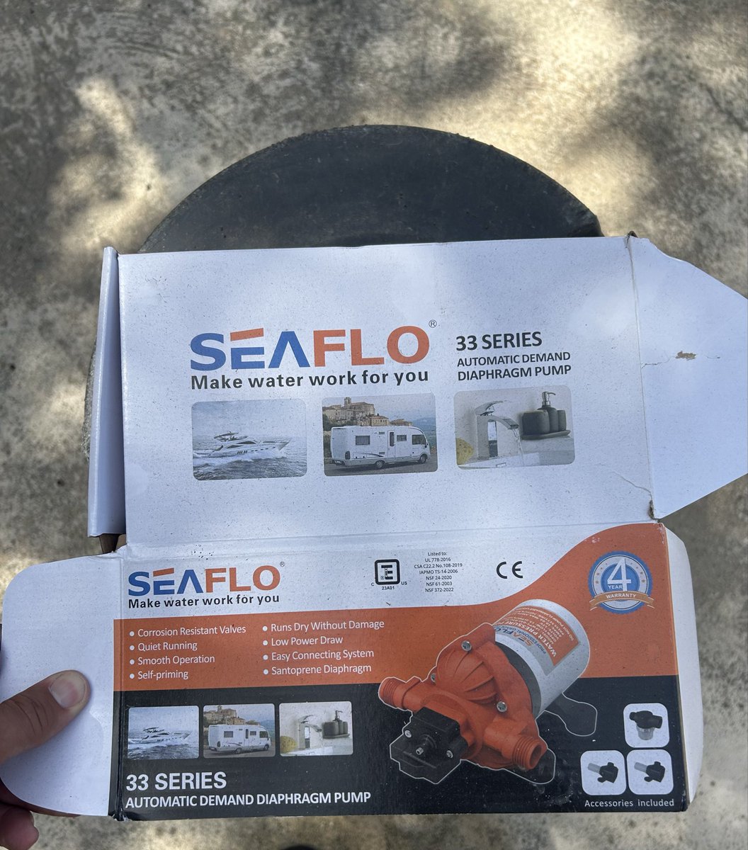 BeboBizaldi's tweet photo. @Ataveyra_ Es bien facil de instalar y la puedes instalar con dos mangas de lavadoras. Conectas una manga del dron con grifo a la entrada de la bomba y en la salida conectas la otra manga a cualquier grifo de tu casa, la bomba prende automáticamente cuando necesitas el agua https://t.co/Q8ymbwQm5m