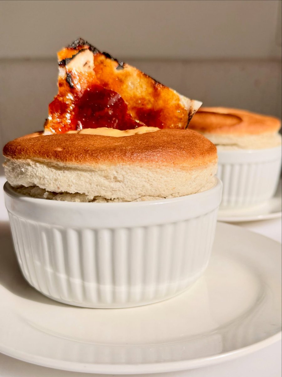 itshollyejca's tweet photo. all the banana puddings i’ve banana pudding’d. CLICK the “banana pudding collection” link in my bio for all the recipes!

1. turon banana pudding: vanilla mascarpone cream, chessmen and nilla wafers,  caramelized saba banana purée, jackfruit, sugared lumpia wrappers.… https://t.co/75fy6qGa84