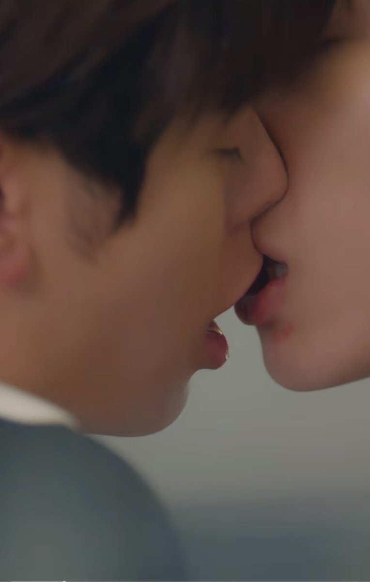 1cheongchun's tweet photo. Qin left kiss mark on duang https://t.co/MvT6HWTWdZ