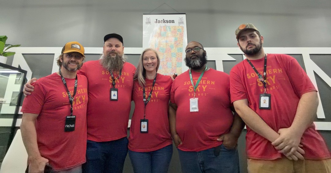 dabbsdispoms's tweet photo. Today is RED Friday, a day to remember the service members spending another Friday far from home.

RED means Remember Everyone Deployed. 

Thanks to Southern Sky, DABBS is proud to be part of this weekly tradition.

#REDFriday #ForThePatients #DABBS #Mississippi #VeteranOwned https://t.co/osh8ZotvLN