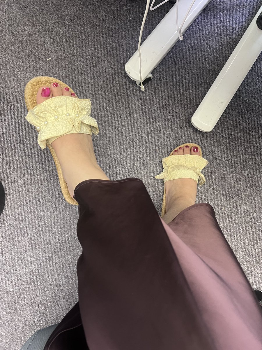 iazissss's tweet photo. 谁替我上班 https://t.co/7zWIW2rmL4