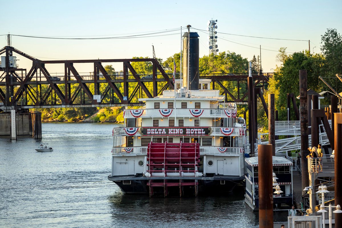 snookyvegas's tweet photo. Sacramento is launching a new weekend "Cooling Period" in Old Sacramento to reduce late-night violence. Beginning at 10 p.m. Fridays through Sundays, most vehicle access into the waterfront will be restricted while pedestrian access remains open. @SacPolice 

Read more: https://t.co/6fYsl7I8xo