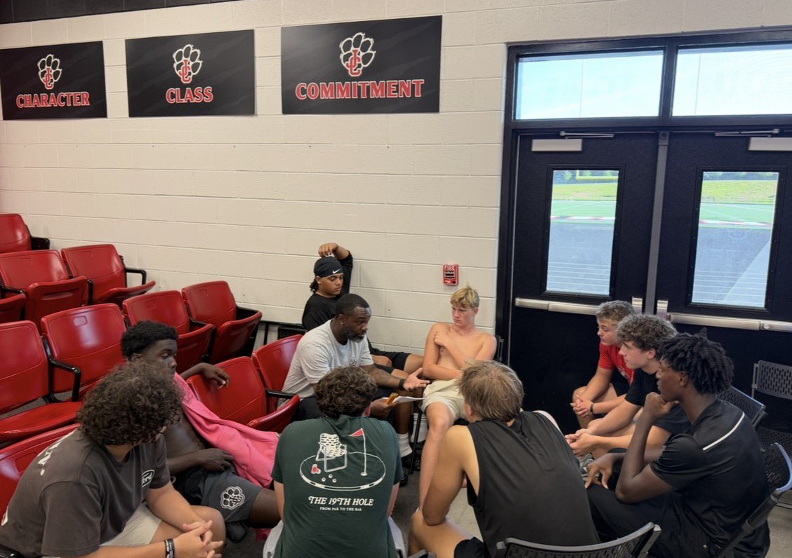 Coach Mobbs tweet media