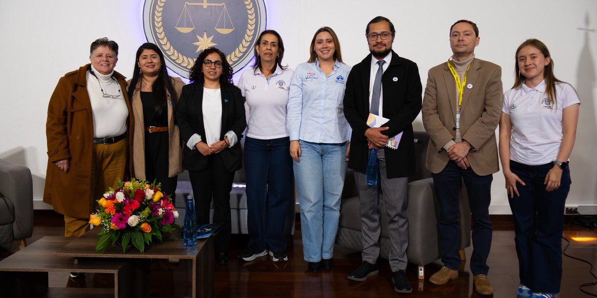 UNODCROCOL's tweet photo. ¿Qué pasa cuando alguien recupera su libertad pero no encuentra empleo, redes de apoyo ni oportunidades reales⁉️ 

De esto conversamos en #LibresDeTrata, un conversatorio del @INPEC_Colombia y @UNODC en el marco del #DíaMundialContraLaTrataDePersonas 💙

🧵 https://t.co/ScEUoeXWyj