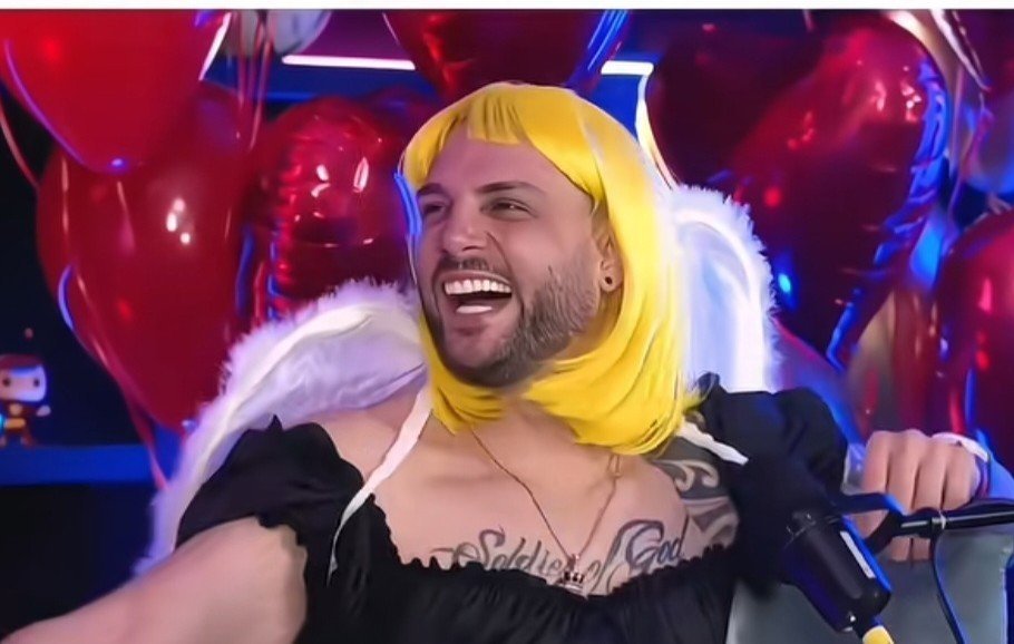 laiollano's tweet photo. Que alegría ser feliz en la vida real y en la ficticia jajajajaja! Ya vi el exclusivo y saben que ... HOY HAY PEDA para celebrar !!! 🤩😎💃💃💃😂🥂

Nicola ... TE AMO !!! (Léase con el icónico gritito de Aldo Rendón) 😂💫❤

#NicolaPorcella https://t.co/YhHEg9Y90l