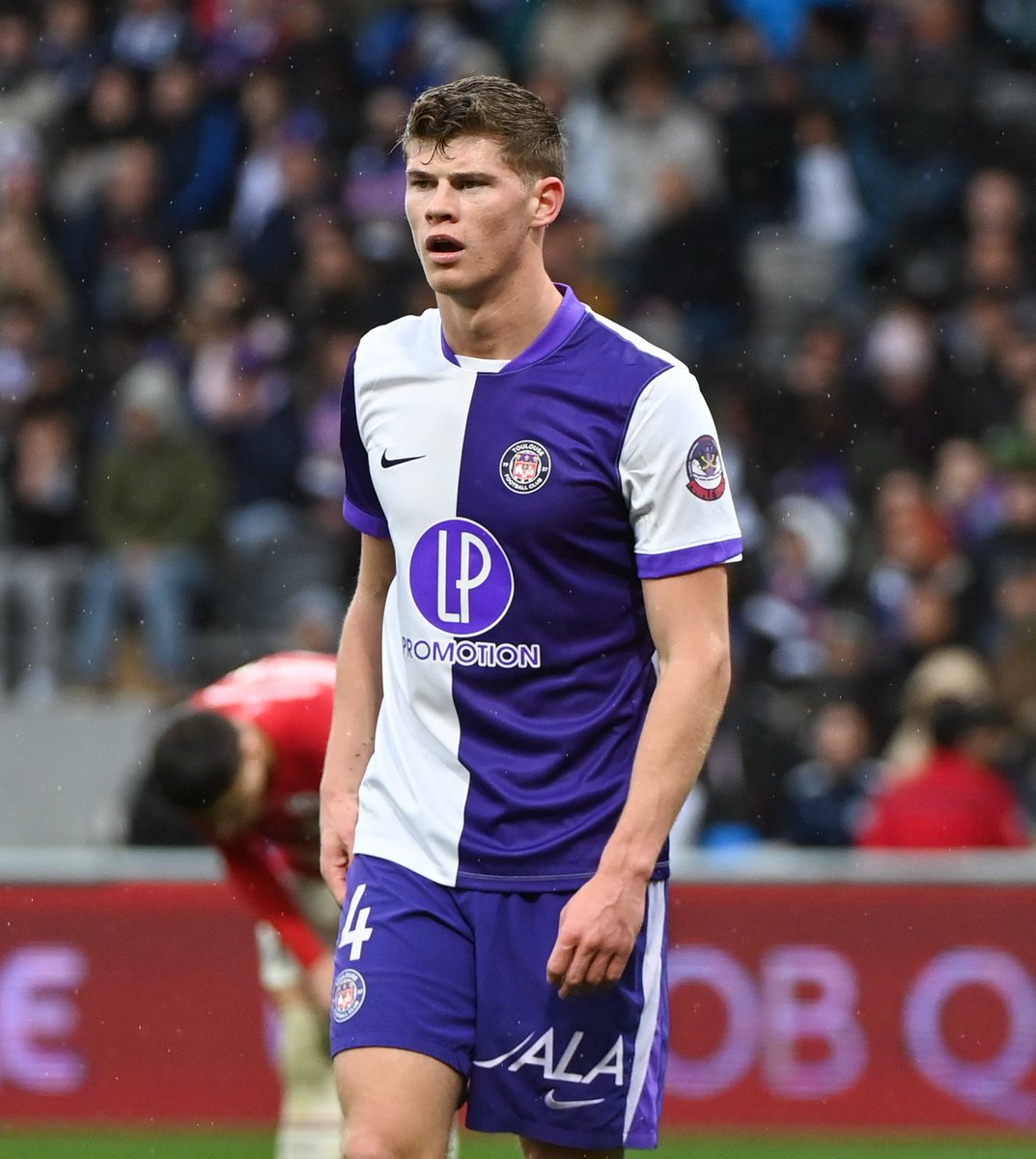 ActuFoot_'s tweet photo. 🚨 CHARLIE CRESSWELL 🏴󠁧󠁢󠁥󠁮󠁧󠁿 EST TOUT PROCHE DU STADE RENNAIS !!! ❤️🖤

Un accord est proche ce soir pour le défenseur du TFC.

🗞️ @B_Quarez https://t.co/MfzzJhZPTx