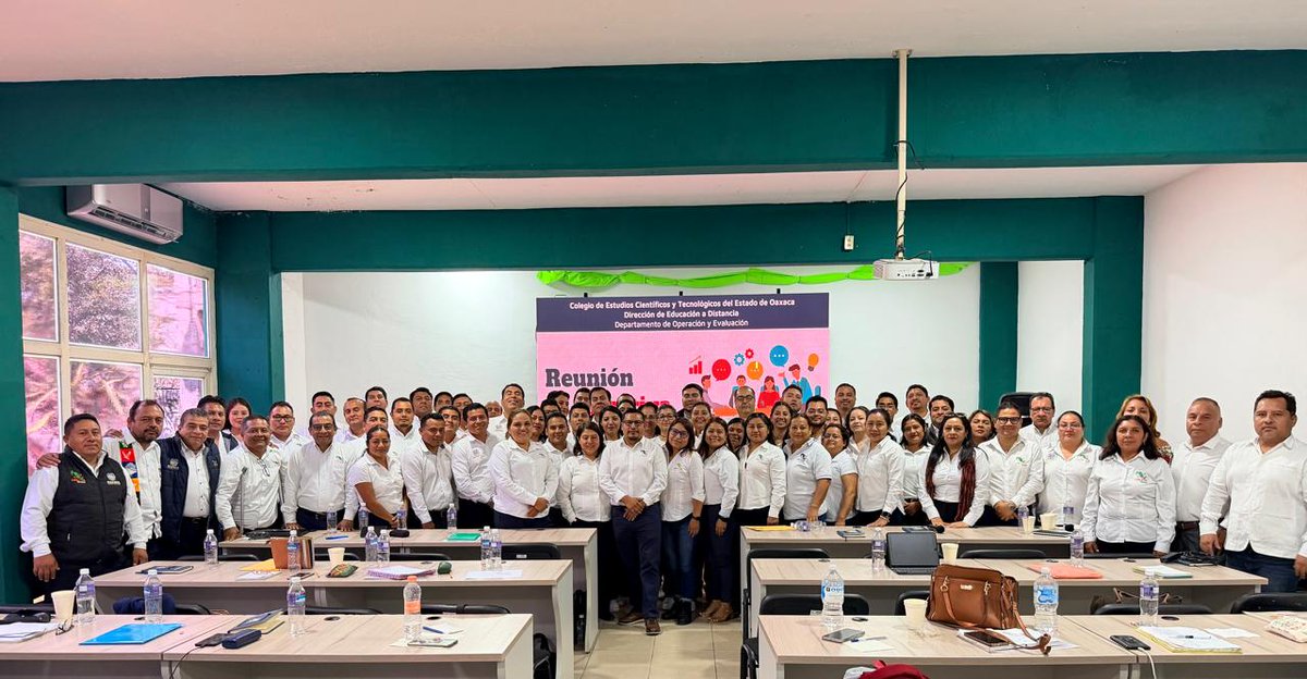 CECyTEOaxaca's tweet photo. ¡Avanzamos por la educación! ✨ Nos reunimos con responsables de los 65 Centros #EMSaD y la Dirección de Educación a Distancia para compartir las metas cumplidas del Plan de Mejora Continua 2025-2026.¡Trabajo en equipo que transforma realidades! https://t.co/OfrVay1jCG