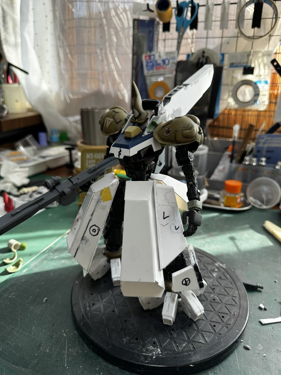 pocp42's tweet photo. #今月完成しなかったプラモ晒そうぜ
我らの道…
かなり長距離です〜
小林誠さんの
 #ソロモンエクスプレス 版 #THE_O ‼️
本日、レインボーエッグさんのマシーネン来るからしばらくお休みです
#gundam https://t.co/KW7l4ipX2v