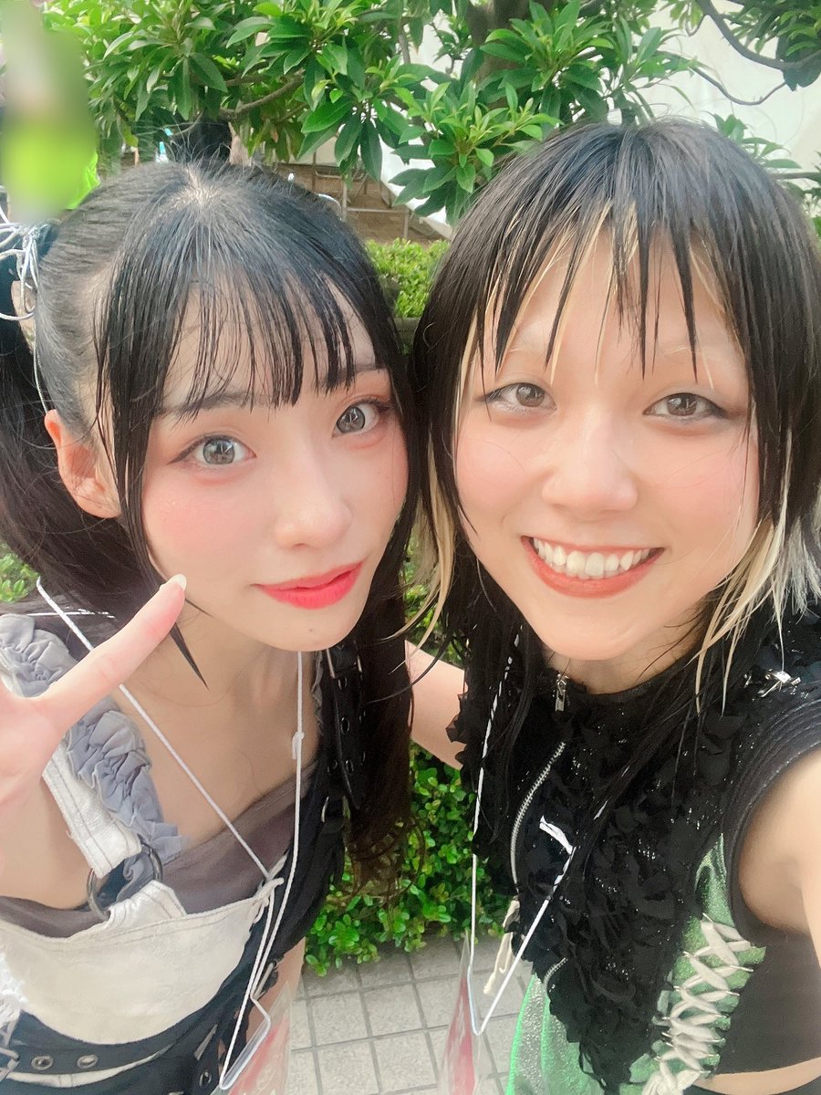 BANBAN_PIGGS's tweet photo. 📸SITUASIONの輝菜ちゃん(めがきらきら！)
練習の時一番最初に声をかけてくれてお話ししたよ
ふわふわかわいくてステージに立つときりっとかっこいい　モナリザ一緒に歌えて嬉しかった！！
おまんじゅうを一緒に食べる約束をしたよ
ありがとう☺︎ https://t.co/ppzkAvmtQ0