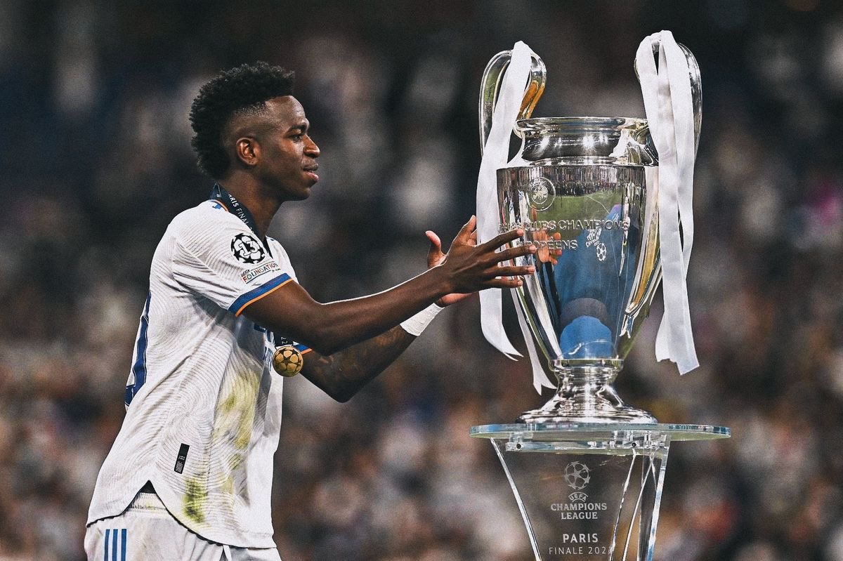 Mario___RM's tweet photo. Si se va como agente libre está mal.

Si se va al Arsenal dejando dinero está mal.

Si renueva está mal también porque no lo quieren.

Que vergüenza de afición. https://t.co/kJJ94iwIzY