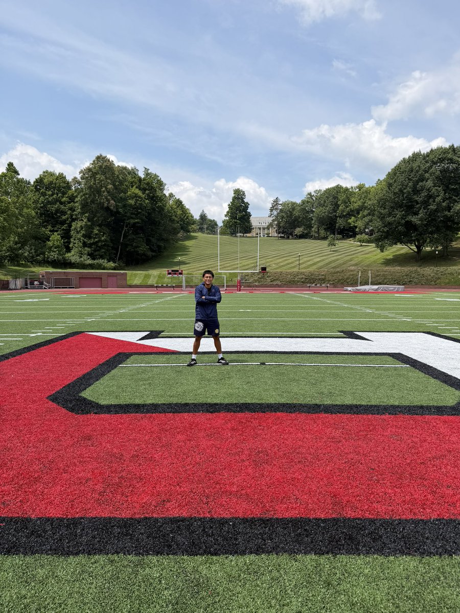 danilonarv47159's tweet photo. Blessed to have the opportunity to visit @DUFootball today! I loved the atmosphere and getting to experience everything Denison has to offer. Huge thank you to @DWilliams1327 and the coaching staff for welcoming me in and making me feel at home. Excited for what’s ahead! #RollDenny #classof27 
@PrepRedzoneFL