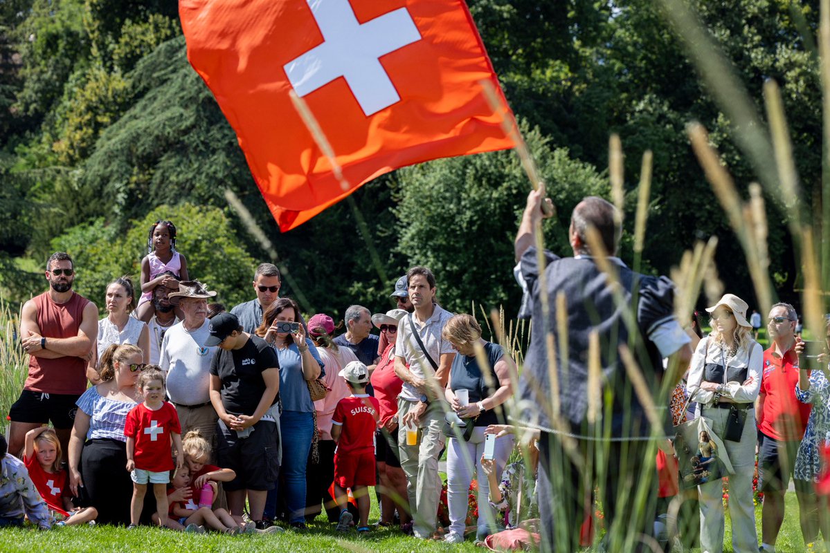 SuisseAlert's tweet photo. 🇨🇭🎉 Joyeuse fête nationale à tous les Suisses ! https://t.co/xPyFvaBEi6