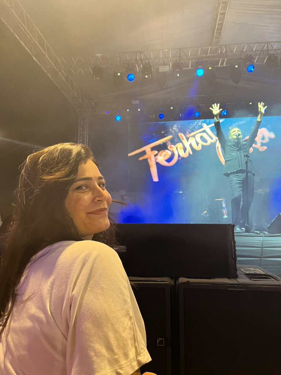 sehercokaslan's tweet photo. @ferhatgocer sizi canlı bir şekilde dinlemek benim için inanılmaz güzel bir duyguydu Üstelik bütün şarkıları Kendi sesinizle playback yapmadan söylediniz bu muhteşem ve unutulmaz  konser için çok teşekkür ederim Doktor Bey! @ferhatgocer https://t.co/kk4tZzq6NW