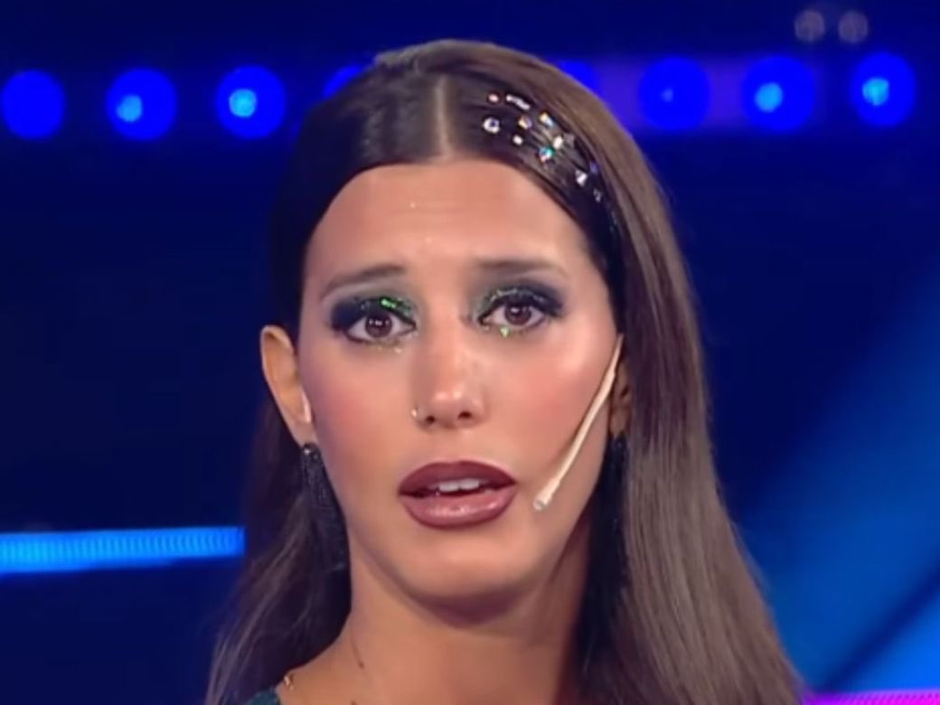 GORDOQUILOMBERO's tweet photo. esta cosa empujó varias veces con el dedo (cosa que está prohibido pero como es amiga de la trolange seguro no hacen nada) y además esta cosa le dijo fea a campanita? JAJAJAJJA con qué cara podes llamar FEA a otra persona 

#GranHermano que opinan las feministas de cartón de esto?