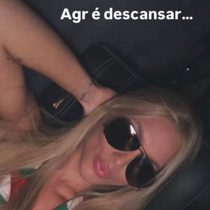 niyecatt's tweet photo. reação dps de ter comprado antes da @editoraalt anunciar https://t.co/Qk2Ulu1miC