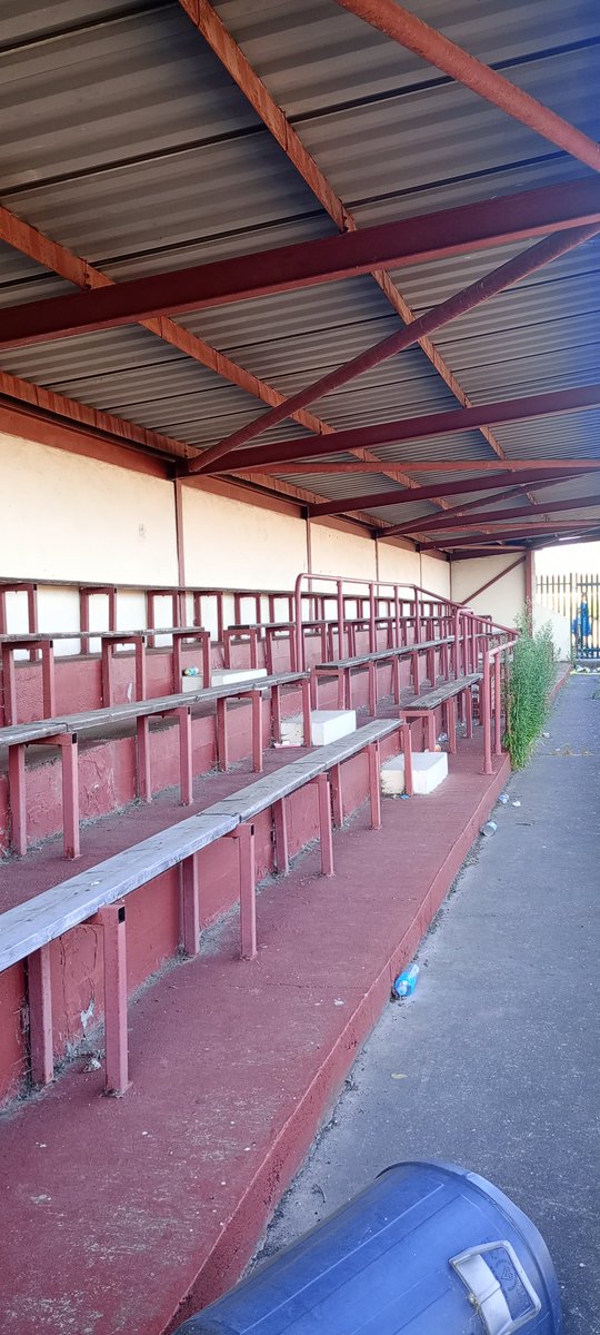 smilerhopper's tweet photo. #matchhopping #southyorkshire #cityofdoncaster at dunscroft welfare grd former home of @HatfieldMainFC for @DunscroftU @CentralMidsAll div 1 north (step 8) v @DenabyMainJFC @CountySeniorFL premier (step 7) KO 1853
Game number 52 #revisit 1st time in 19 years nice wall on 2 sides https://t.co/uG8umEpuYt