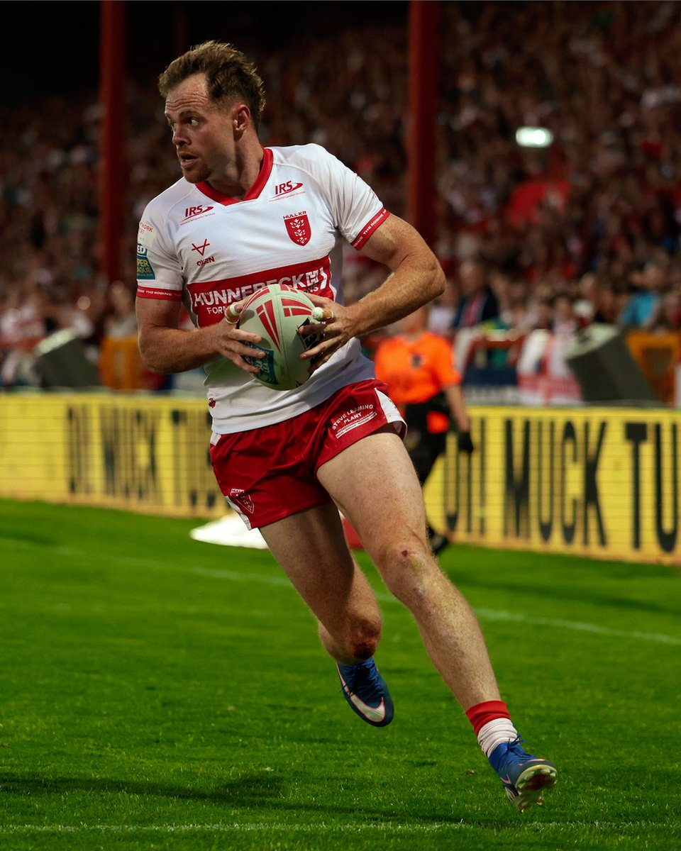 hullkrofficial's tweet photo. Career try number 2️⃣0️⃣0️⃣ for Joe Burgess last night! 😮‍💨 

Well in, Budgie 👏 

#UpTheRobins🔴⚪️ https://t.co/gAQpwmq0Xb
