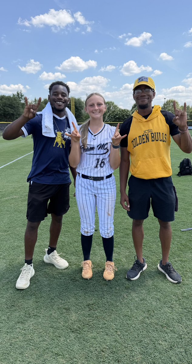ZoeyH2030's tweet photo. Had a great time at the Elite 80 Camp today!Thank you coaches for a great camp.Thankful for the opportunity to learn,compete,and showcase my talent.Excited for showcase weekend!   @PACKUPSTATE @Coach_TMeds @kimberlybraxton @jwint11 @CoachMckenzie2 @coachmckenzieG @GCRhinosSB https://t.co/3QCciDO6DP