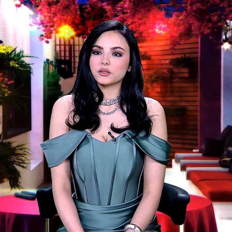 mainenergyy's tweet photo. seni iyi ki tanıdık ve iyi ki o yarışmaya katılıp aşkın için mücadele ettin. bu iğrenç sezonun tek artısı sensin 🤍 #kısmetseolur https://t.co/OOHRep06rA