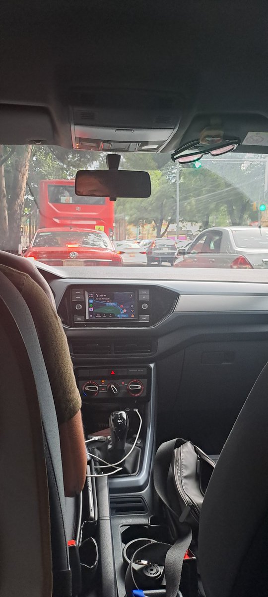 Andrea82825907's tweet photo. @MetrobusCDMX Por que el metrobus en insurgentes no respeta su carril a la altura de insurgentes y cuicuilco aparte de que es agresivo para conducir https://t.co/HCt9sNGXpL