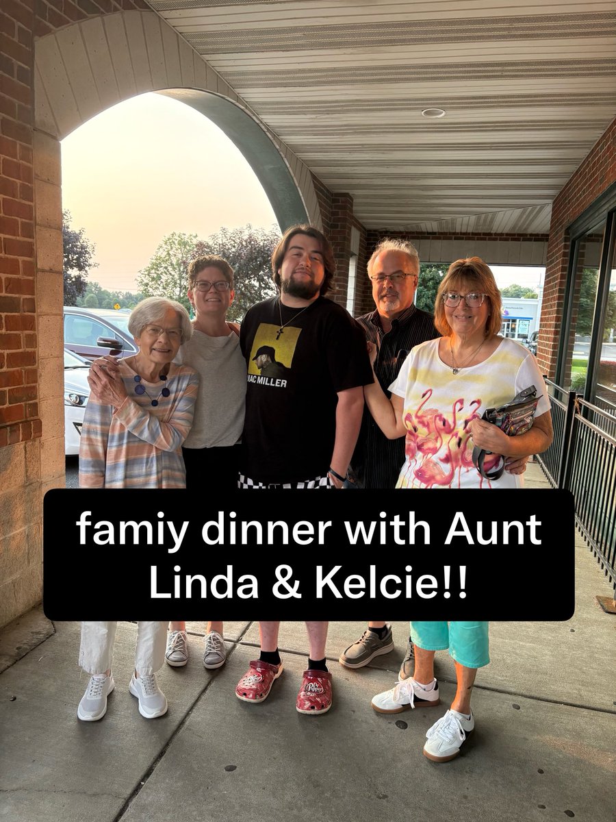 beth_lillyspad's tweet photo. Spent time with family and had an awesome dinner!!
After 2 years I FINALLY got to see my sister bro. In law and my niecey poo!!
BONUS my son was home for a week!! https://t.co/k01MYqTT81