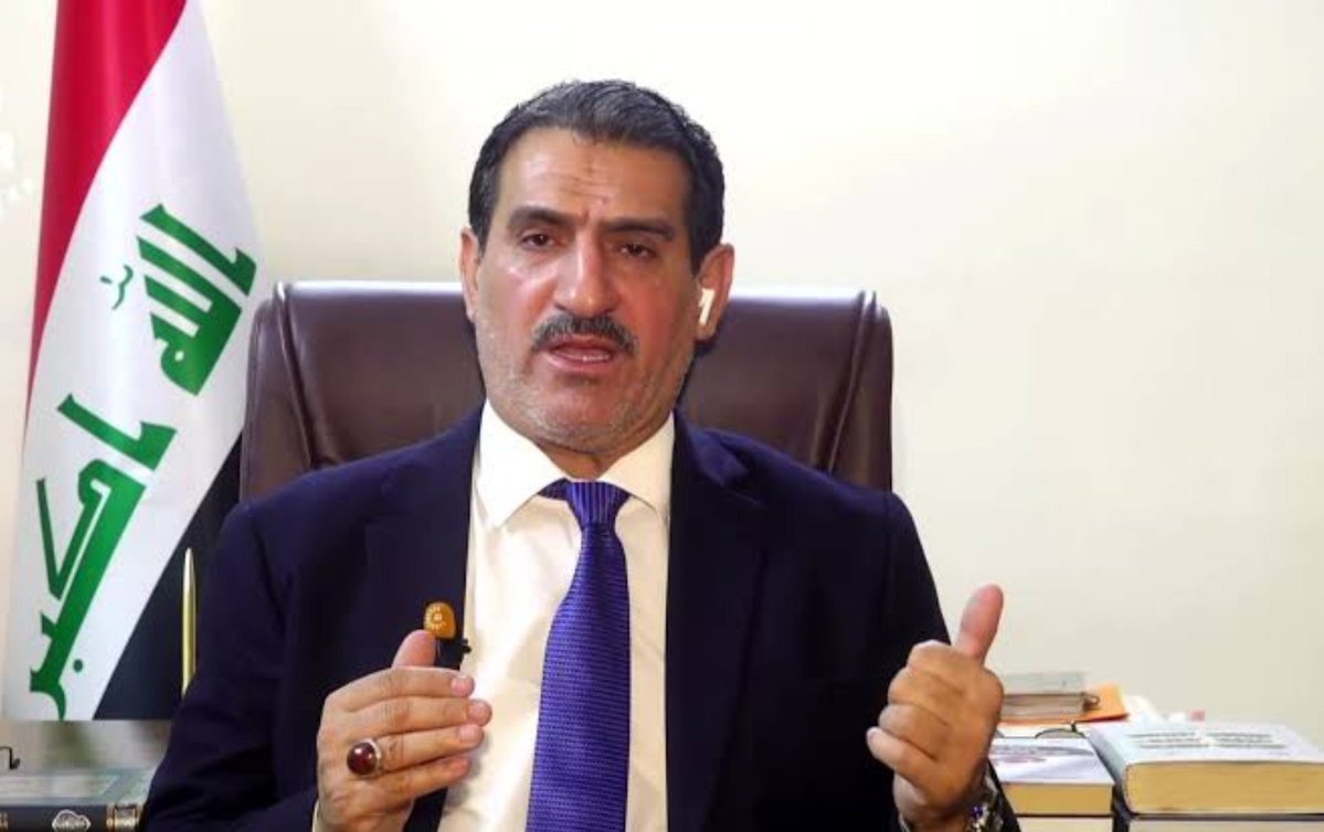 alialjabiri's tweet photo. القيادي في حزب الدعوة العميل عبدالرحمن الجزائري: "العراقي مستعد للعيش على الخبز والماء ولا يحتاج إلى راتب إذا كان ذلك من أجل كرامته"!

والله لو ينقطع راتبك شهرين تظل تلطم رغم فسادكم ونهبكم.. سرسرية https://t.co/49Q7dRYwm9