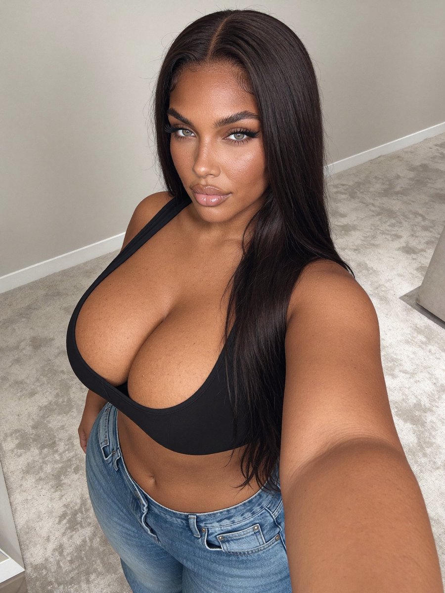 goddessmoretti's tweet photo. The baddest 🖤 https://t.co/XgmOi9P3ZC