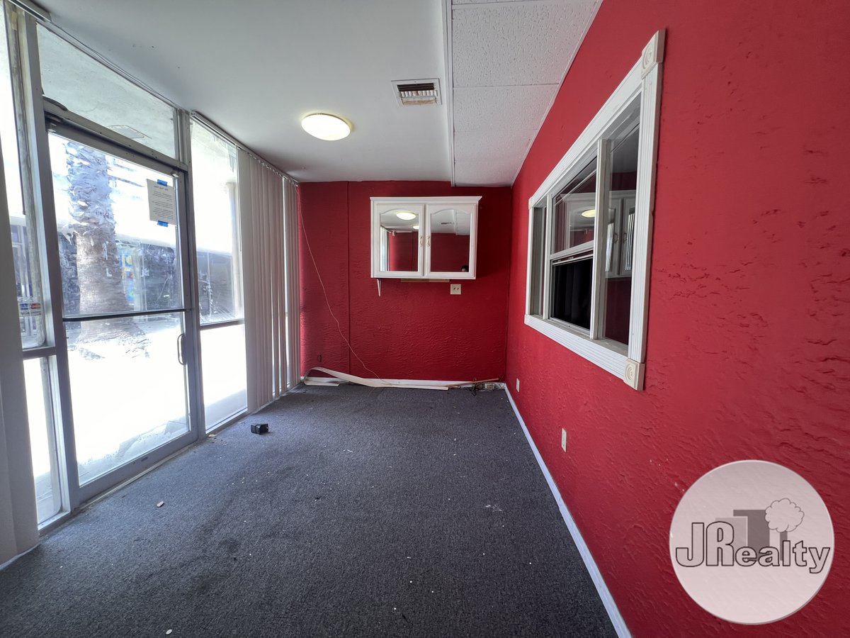 jrealty's tweet photo. 3940 Marine Ave C, Lawndale, CA 90260

For showing: https://t.co/0lB5deH93J

#JRealty, #PropertyManagement, #forlease, #commercial #lawndaleca

Listed by Dylan Gallagher DRE# 02036528 https://t.co/hH7mAv2JJw
