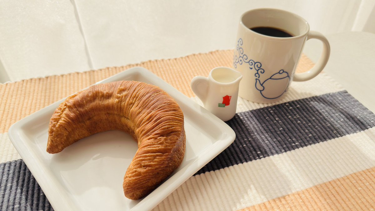 TNBTSS's tweet photo. Proof Bakery
ムーンクロワッサン
朝食をいただいてます。
#ProofBakery
#ムーンクロワッサン
#朝食 https://t.co/VEjJvqGZuQ