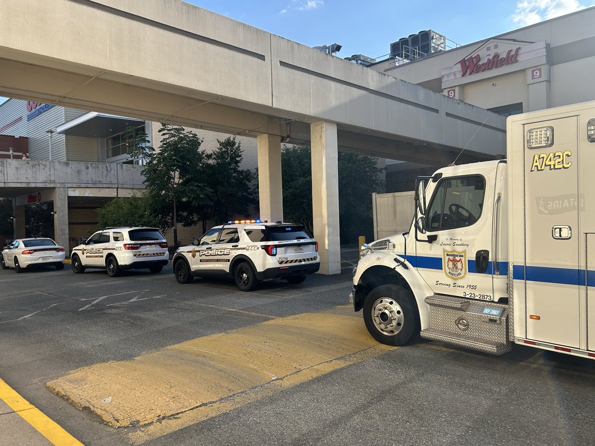Phil_Lewis_'s tweet photo. I was heading to the Wheaton Mall when I was told no one can enter. Massive police presence. At least 20 emergency vehicles I can see https://t.co/lbkZf1dorA