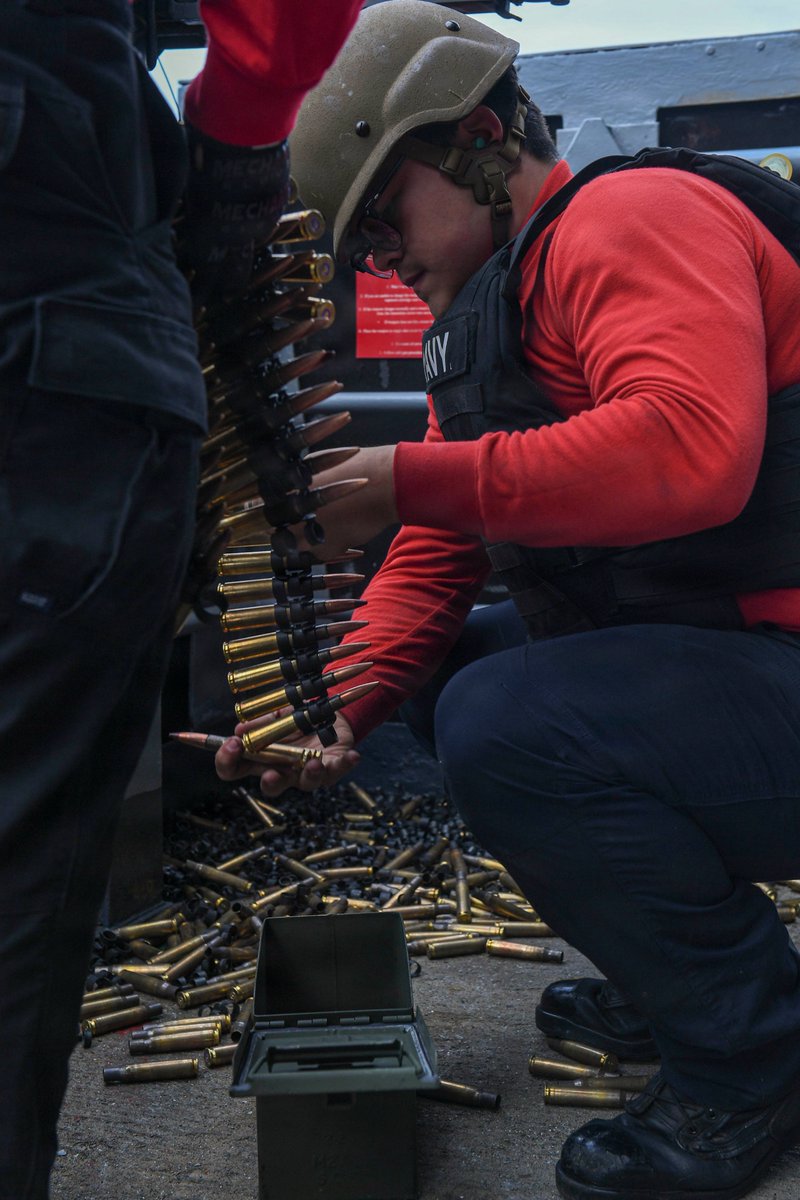 USPacificFleet's tweet photo. Locked & loaded in the Pacific on #LiveFireFriday!๐ฏ
@USNavy Sailors aboard USS Carl Vinson maintain maximum readiness with live-fire training drills. "Strength from the Sea" is more than a mottoโit is our daily standard.
๐ Pacific Ocean
๐ธ MCSN Arianna Nieves
1/2 https://t.co/mqorN7nAm6