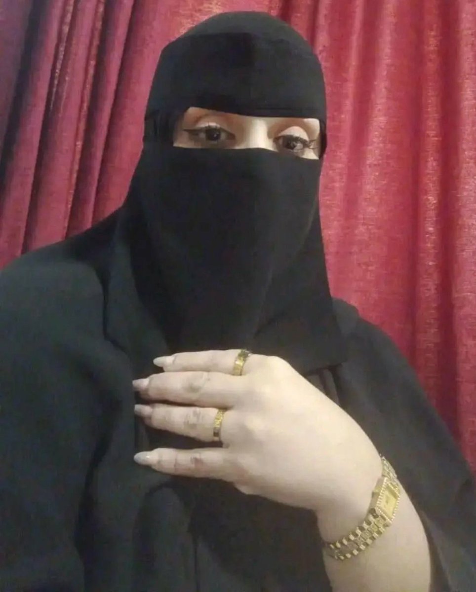 ssssn67's tweet photo. سوال ليه اكثر الرجال يحبون المرأة الاربعينيه عن باقي النساء..؟؟🌹 https://t.co/WB3nZJBQwx