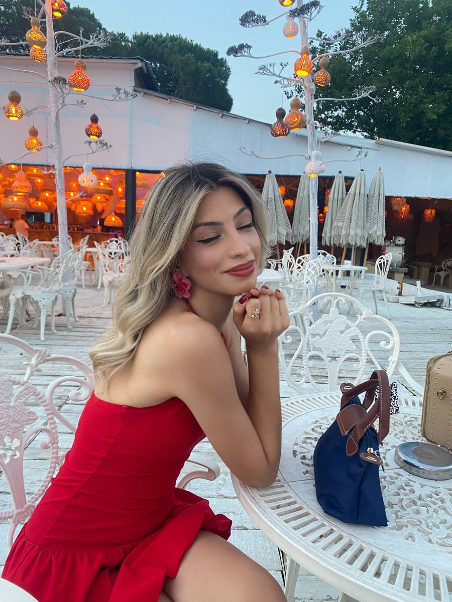 aaskoyuum's tweet photo. ay gibi soğuk ve güneş gibi hot❤️‍🔥 https://t.co/5tNvRswXso