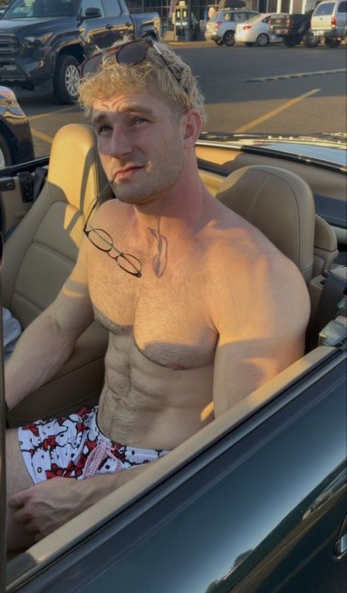 clarkkgall's tweet photo. I take over your thoughts until spending on me feels inevitable. 

Your wallet follows wherever I lead. 💸👑
That’s how i want it🤴😈.

#Findom #findompiggy https://t.co/seLpJhRQt5