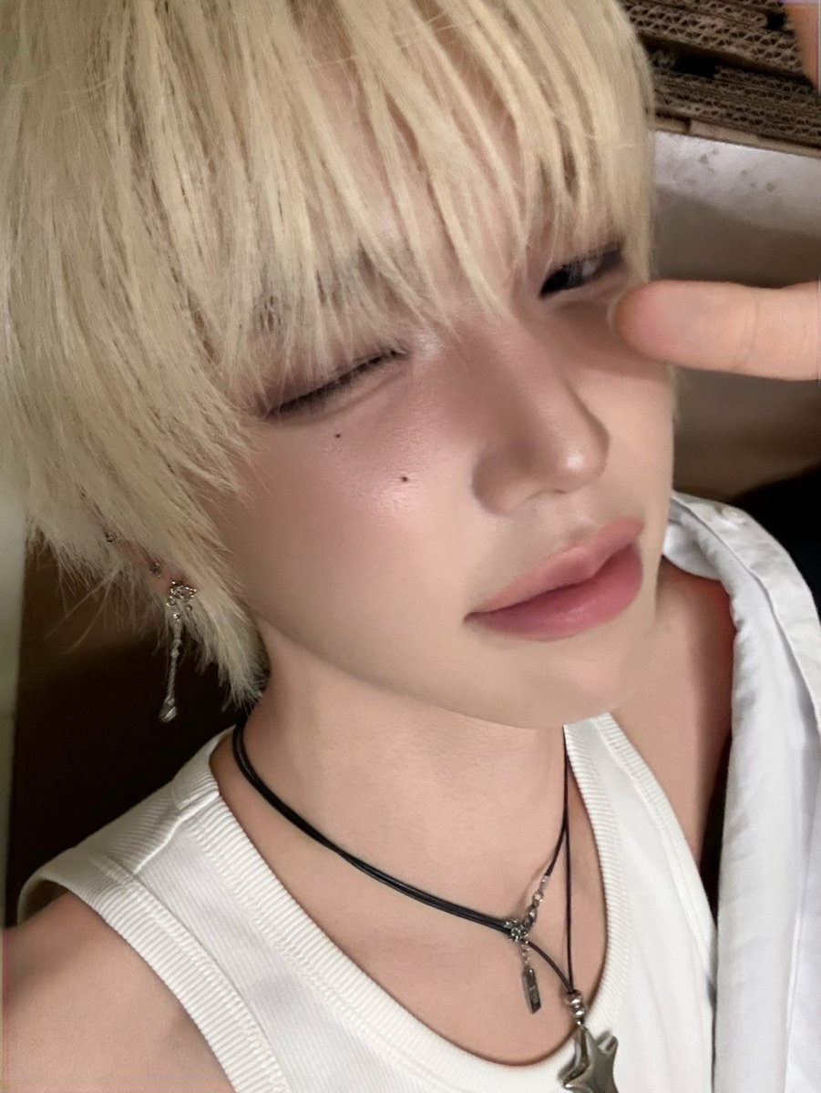 withnyang5's tweet photo. 260801 🐈‍⬛💭📸 https://t.co/iwRfIcLKiJ