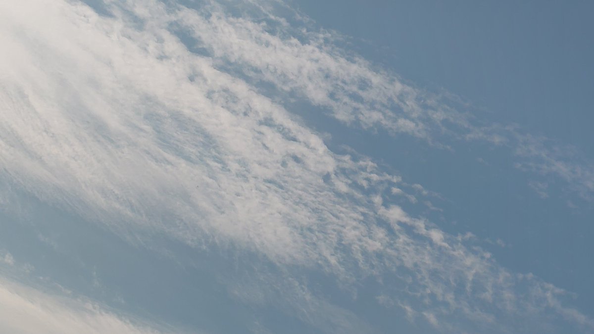 red511min's tweet photo. 午前7時すぎ

#イマソラ

#イマクモ

#太陽☀ https://t.co/cQyV3Mdkr0