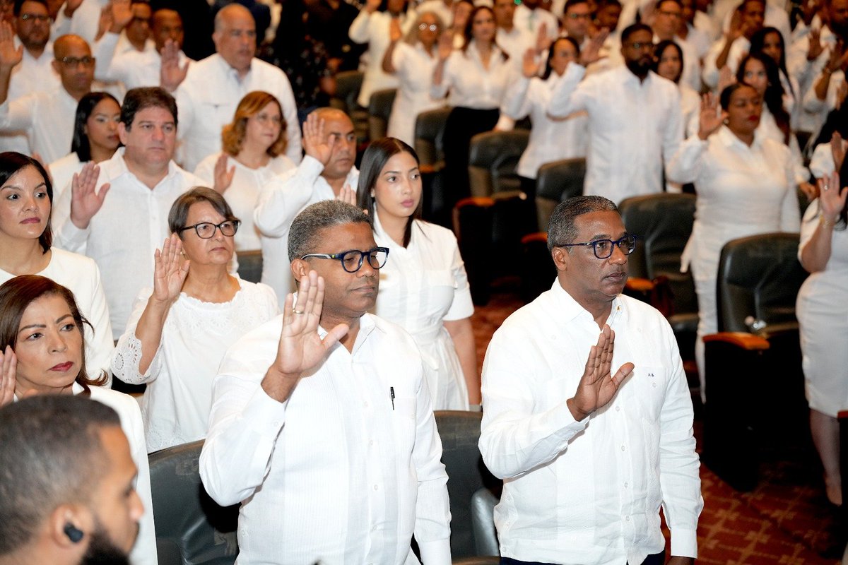 IDOPPRILRD's tweet photo. Hoy se juramentaron los miembros del Comité de Integridad Gubernamental y Cumplimiento Normativo del IDOPPRIL. 

@DIGEIGRD https://t.co/YrtB1CG2NT