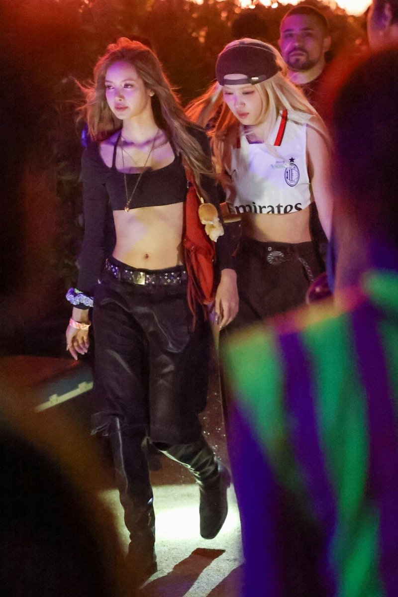 vampiresrubies's tweet photo. 🤤 https://t.co/rj569sIKIU
