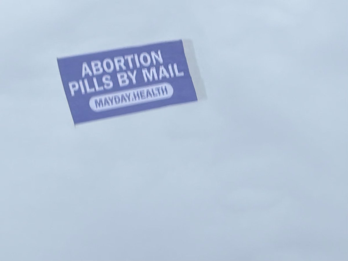 JeanneIves's tweet photo. It doesn't get much sicker than this.
Sign advertising abortion pills flying continuously over Lollapalooza in Chicago. https://t.co/VXYqNntEnH