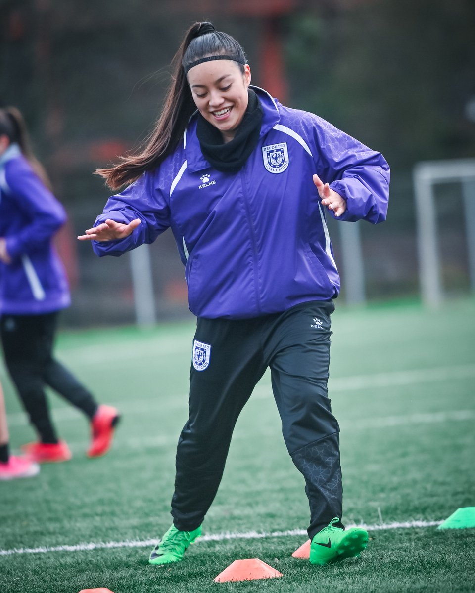 elconce_cl's tweet photo. 𝐋𝐢𝐬𝐭𝐚𝐬 𝐩𝐚𝐫𝐚 𝐫𝐮𝐠𝐢𝐫 𝐦𝐚ñ𝐚𝐧𝐚 🦁 

Mañana desde las 11:00 am las Leonas rugirán frente a Curicó Unido en el último partido de la fase regular del torneo donde buscarán asegurar la punta del torneo de cara a los playoffs del Ascenso Femenino.

¡Apoyemos a nuestras Leonas y rugamos juntos en Nonguén! 💪🏻  

#EsoQueNosUne 💜