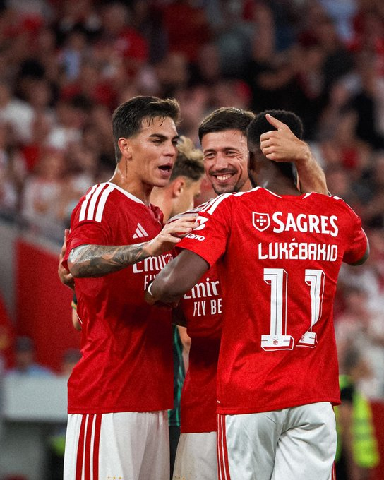 DandyFutbolari's tweet photo. FINAAAAAAL y pura alegría. Rumbo a la siguiente previa de UEFA Europa League!!

BENFICA 5-0 St. Gallen!!! LAS AGUILAS VUELAN ALTO!

Pavlidis x4, 1 de penalti, LENGLET debut y gol

Quien quiera a Pavlidis a pagar 80 Millones. NO TE VAYAS POR FAVOR KILLER.

Marco Silva empieza bien https://t.co/KGSNSShGvS
