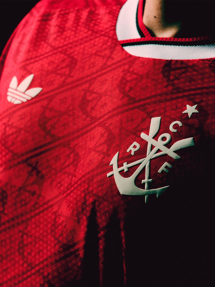 Flamengo's tweet photo. O Manto 3 chegou e o adm já sabe que você quer o seu! 🫵🏼

🔗 Acesse https://t.co/KDTFszCdYC, garanta já o seu Manto 3! 

Ah, e 𝐒𝐄𝐆𝐔𝐄 𝐎 𝐌𝐄𝐍𝐆𝐎! 🔴⚫ https://t.co/sjc82ftpKF